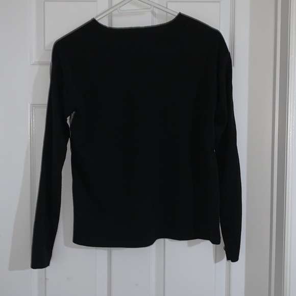 Black top with slits on the side - Picture 3 of 4